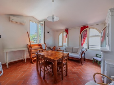Sanierte Dachgeschosswohnung mit Panoramaterrasse